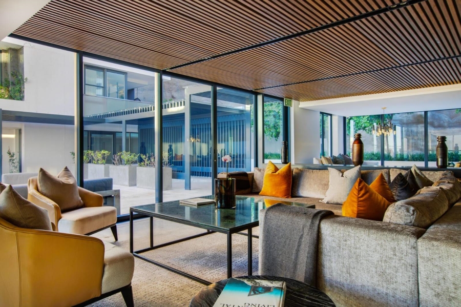 2 Bedroom Property for Sale in Sea Point Western Cape